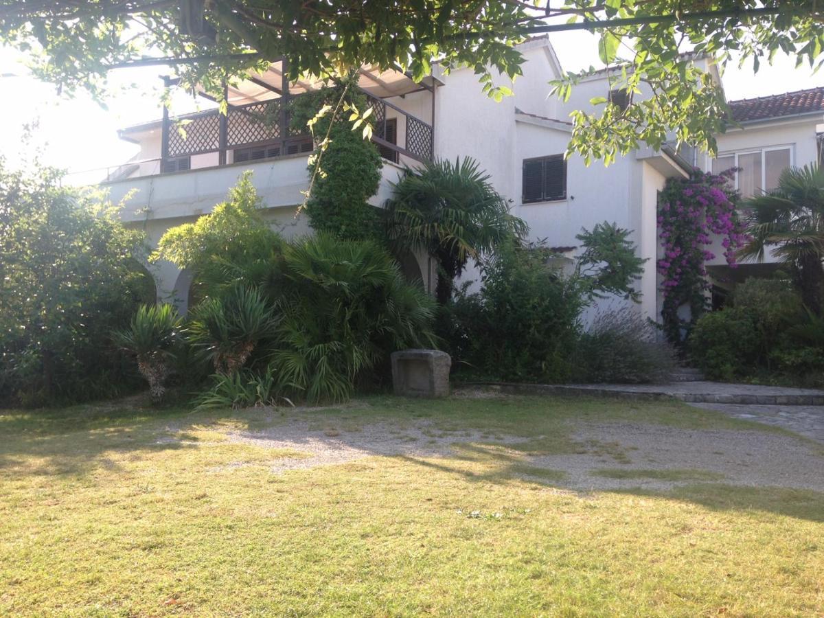 Apartmani Dubasnica Malinska Esterno foto