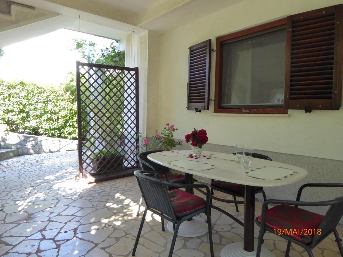 Apartmani Dubasnica Malinska Esterno foto