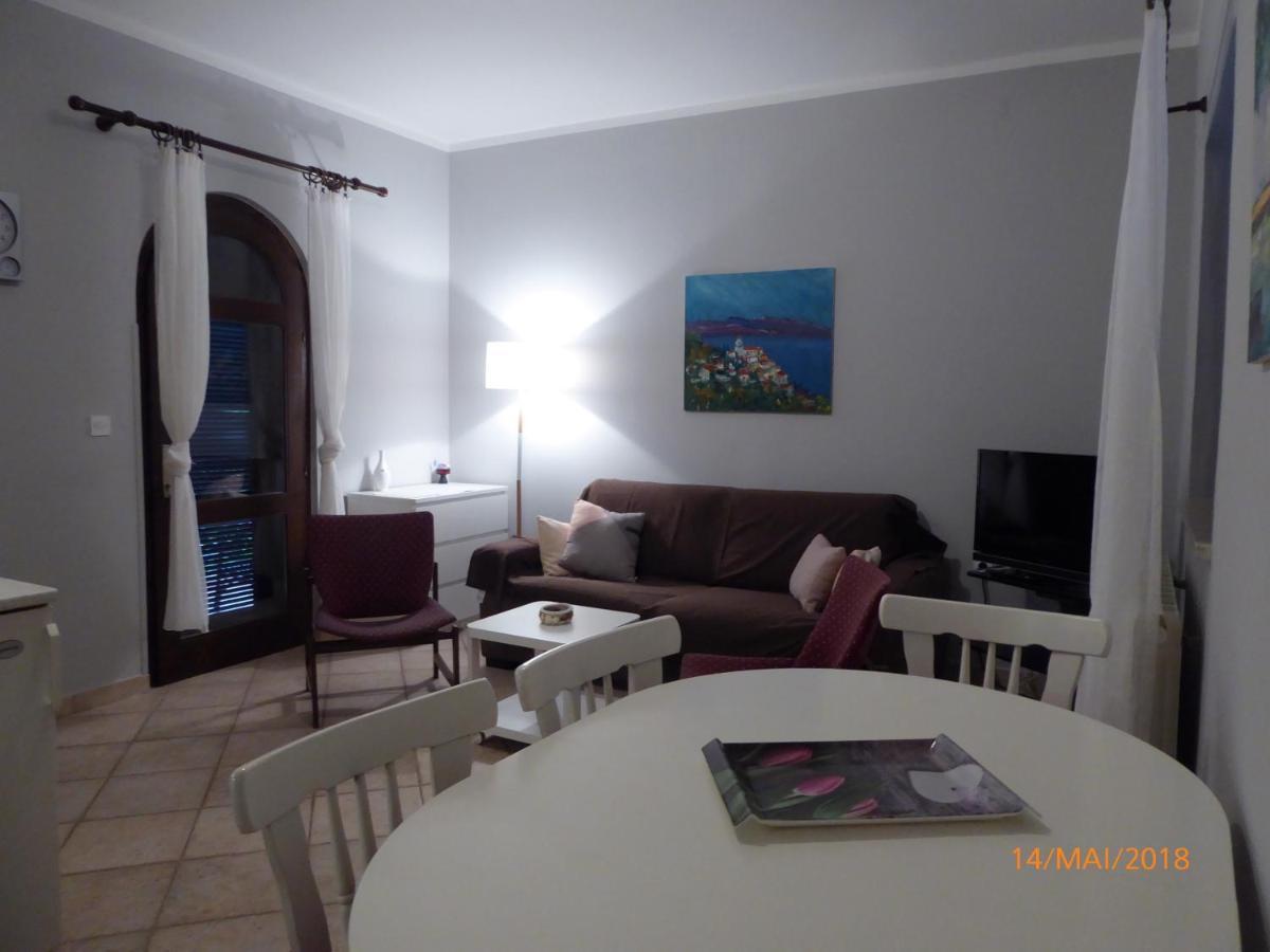 Apartmani Dubasnica Malinska Esterno foto