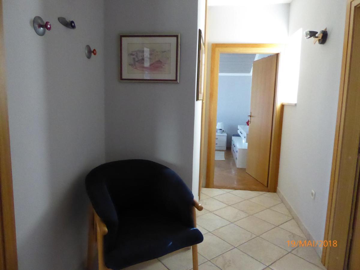 Apartmani Dubasnica Malinska Esterno foto