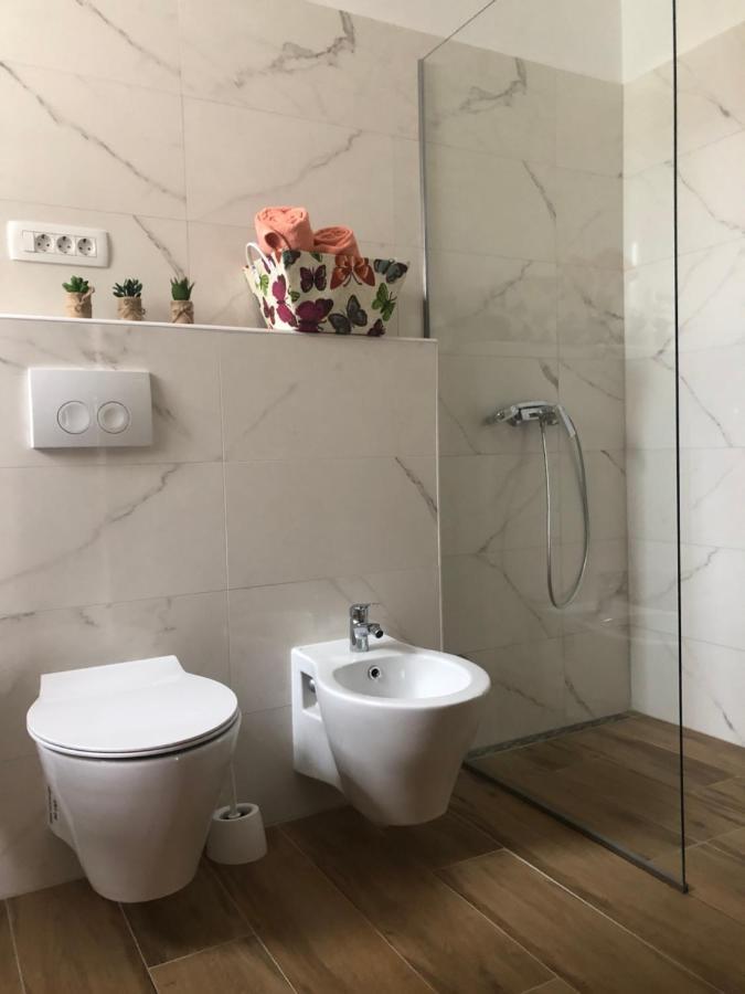 Apartmani Dubasnica Malinska Esterno foto