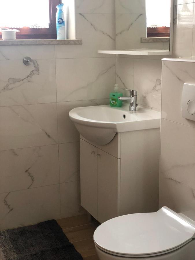 Apartmani Dubasnica Malinska Esterno foto